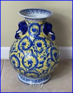 A Chinese Qing Dynasty Underglaze Porcelain Floral Jar Vase Yellow Ground Blue