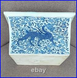 A Large chinese antique qing dynasty blue and white porcelain planter pot