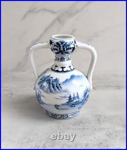 Antique Chinese Blue & White Landscape Porcelain Vase Qing Dynasty China Vintage