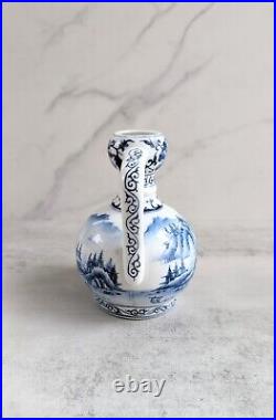 Antique Chinese Blue & White Landscape Porcelain Vase Qing Dynasty China Vintage