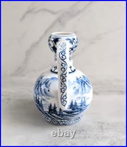 Antique Chinese Blue & White Landscape Porcelain Vase Qing Dynasty China Vintage