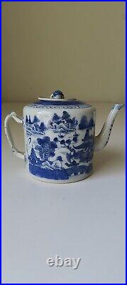 Antique Chinese Export Porcelain Blue and White Teapot & Lid Qing Dynasty