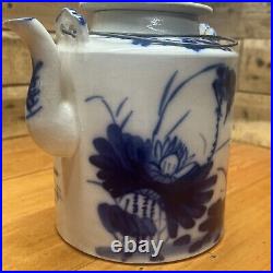 Antique Chinese Qing Dynasty blue and white floral pattern double-eared teapot