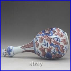 Chinese Antique Qing Dynasty Qianlong Blue White Porcelain Lion Pattern Vases