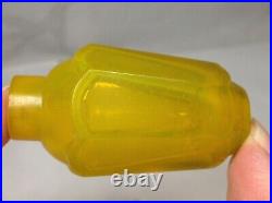 Chinese Qing Dynasty Transfarentcy Yellow Amber Glass Snuff Bottle