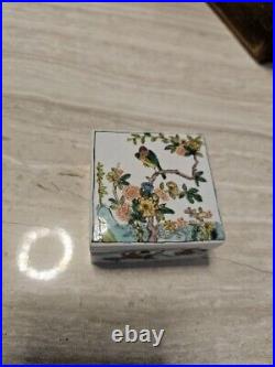 Chinese antique porcelain famille rose box Qing Dynasty