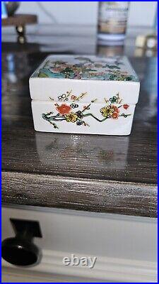 Chinese antique porcelain famille rose box Qing Dynasty