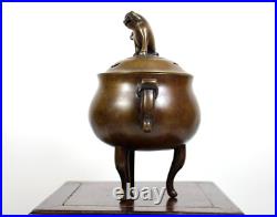 Fine Antique Qing Dynasty Chinese Double Handled Lidded Bronze Tripod Censer