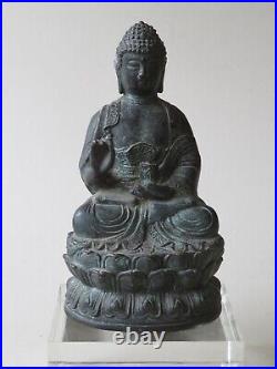 Fine Chinese Bronze Seated Buddha On A Lotus Throne - Qing Dynasty