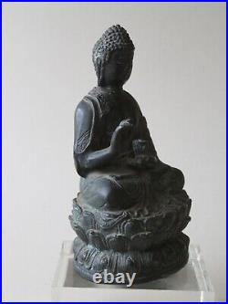 Fine Chinese Bronze Seated Buddha On A Lotus Throne - Qing Dynasty