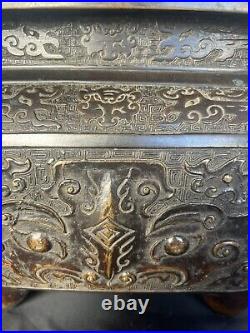 HUGE Antique Chinese Qing Dynasty Bronze Incense Burner With Beautiful Pattern