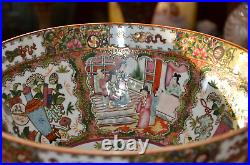 Qing Dynasty 18th Century Large Chinese Rose Medallion Porcelain Punch Bowl